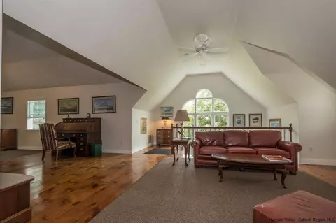 460 Decker Rd, Wallkill, NY 12589 photo 8