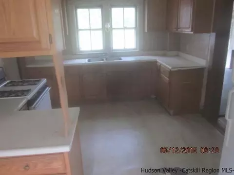 217 Bower Rd, Poughkeepsie, NY 12603 photo 3