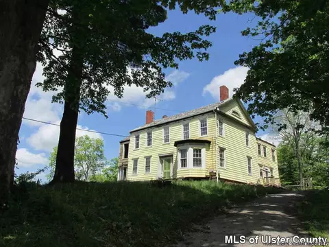 83 Underhill Rd, Poughkeepsie, NY 12603 photo 1