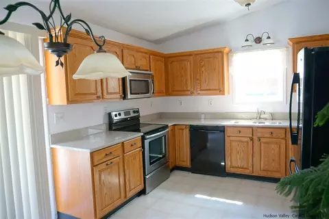 32 Meadow, Modena, NY 12548 photo 6
