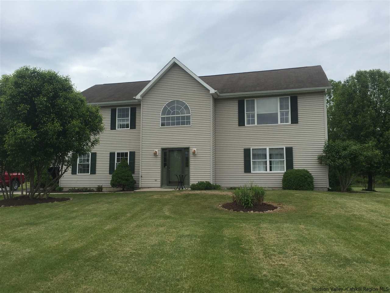 9 Sycamore Dr, Wallkill, NY 12589 photo 2