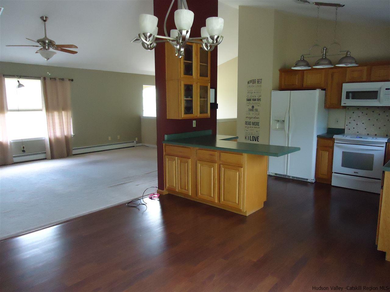 9 Sycamore Dr, Wallkill, NY 12589 photo 4
