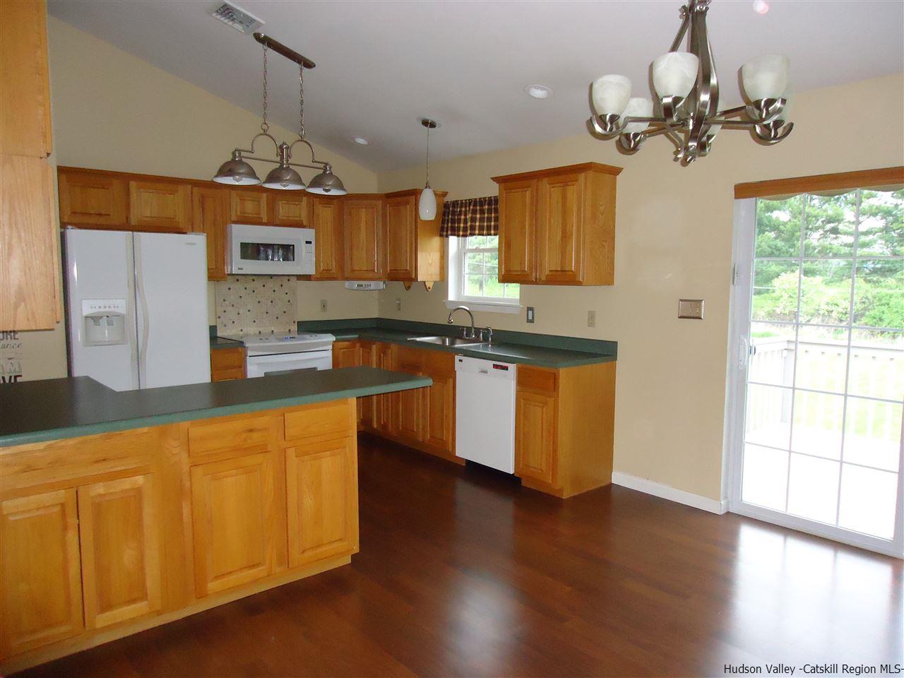9 Sycamore Dr, Wallkill, NY 12589 photo 3