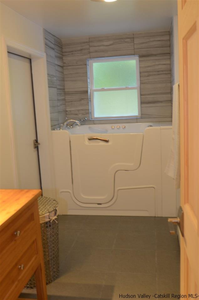 106 Old Post Rd, Red Hook, NY 12571 photo 9