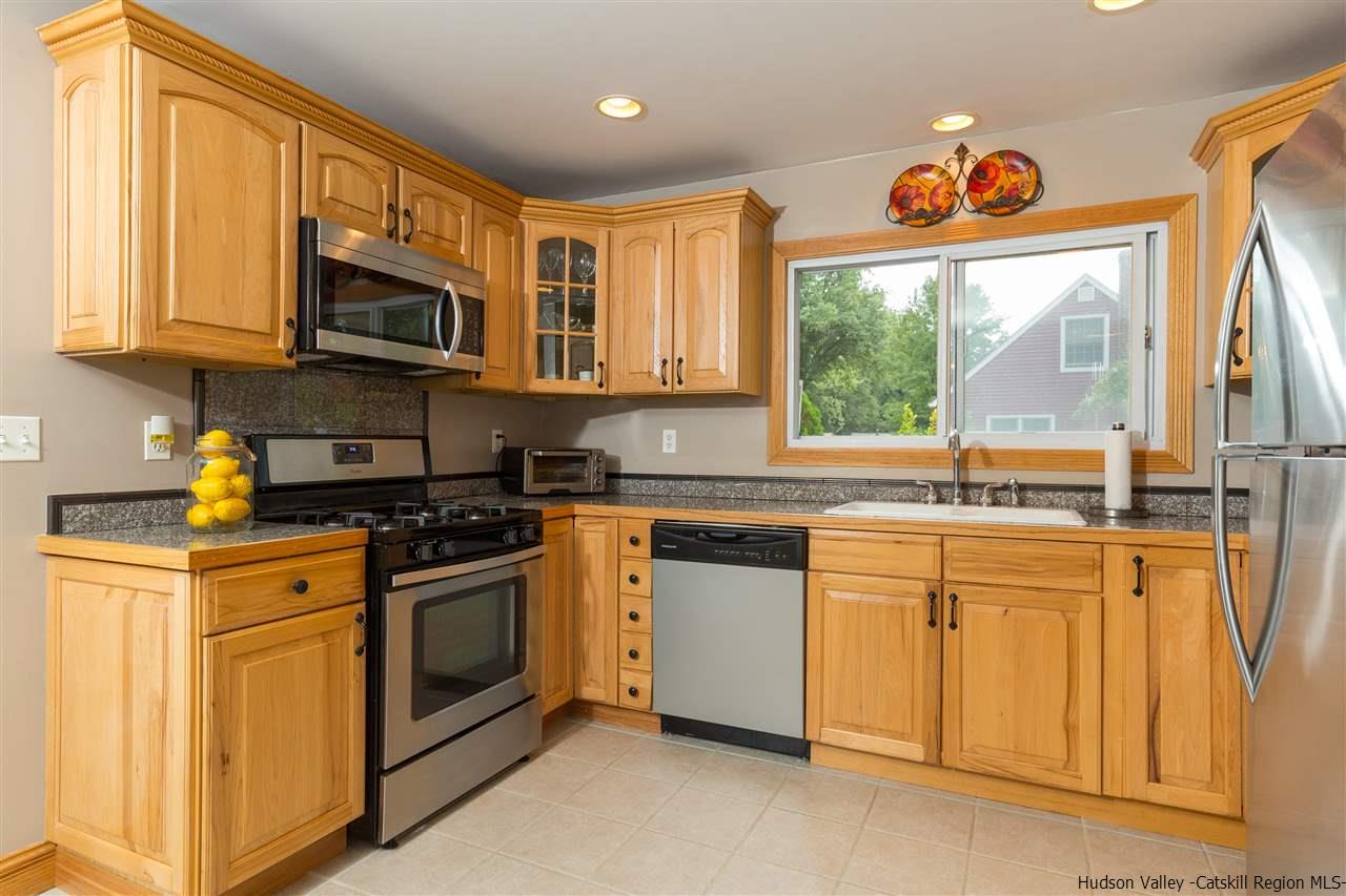 6 Van Steuben Rd, Fishkill, NY 12524 photo 9
