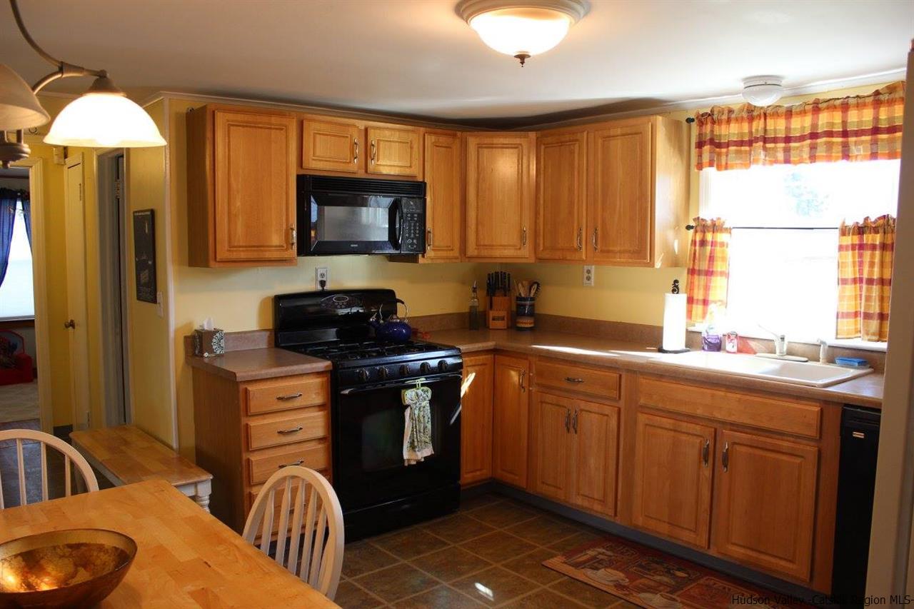 28 Hulse St, Wallkill, NY 12589 photo 10