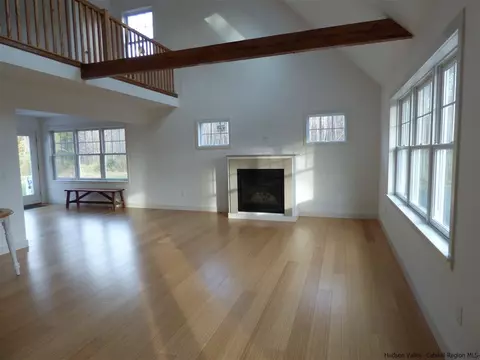 58 Rose Ln, Wallkill, NY 12589 photo 3