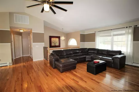 11 Pressler Rd, Wallkill, NY 12589 photo 9