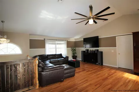 11 Pressler Rd, Wallkill, NY 12589 photo 8