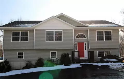 11 Pressler Rd, Wallkill, NY 12589 photo 2