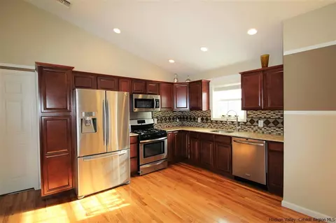 11 Pressler Rd, Wallkill, NY 12589 photo 6
