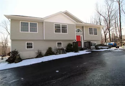 11 Pressler Rd, Wallkill, NY 12589 photo 3