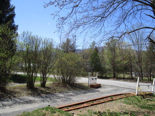 11 Maple Ave, Cairo, NY 12413 photo 2