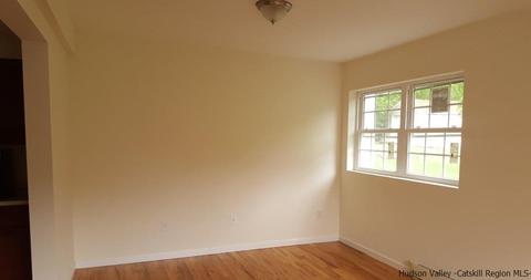 12 Bethlehem Pl, Poughkeepsie, NY 12603 photo 9