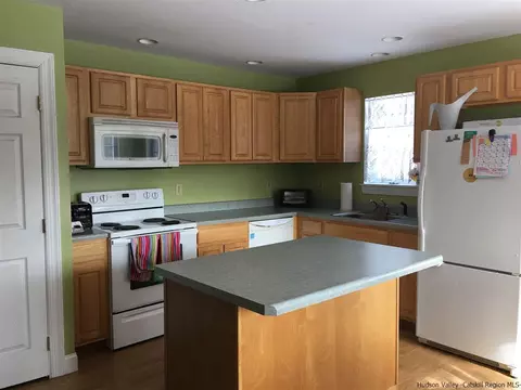 420 Forest Rd, Wallkill, NY 12589 photo 4