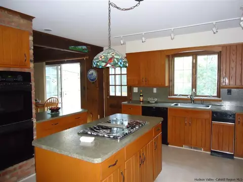 611 Hoagerburgh Rd, Wallkill, NY 12589 photo 3