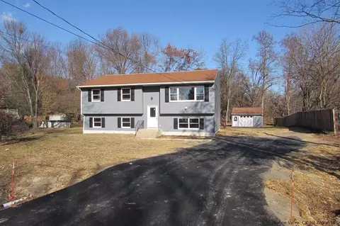 8 Baumer Rd, Wallkill, NY 12589 photo 1