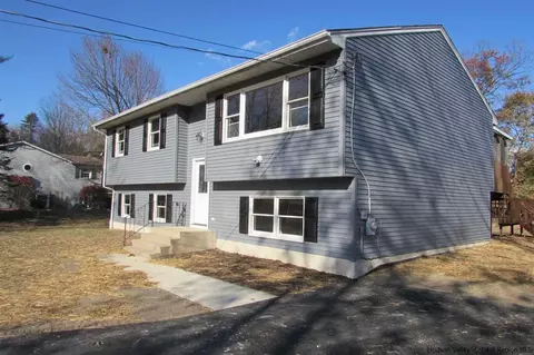 8 Baumer Rd, Wallkill, NY 12589 photo 3