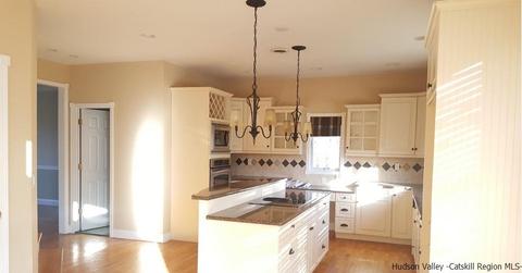 115 Denniston, New Windsor, NY 12553 photo 3