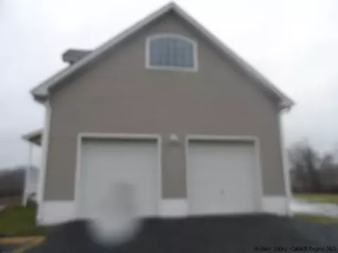 350 Bruyn Tpke, Wallkill, NY 12589 photo 3