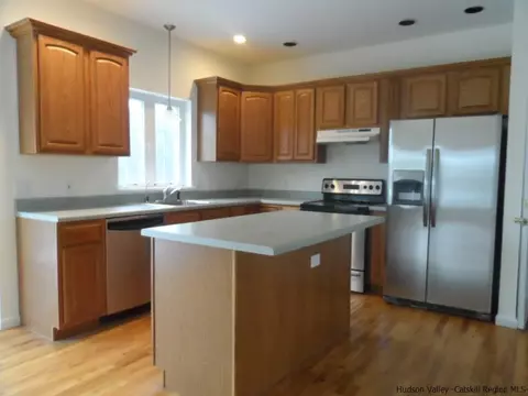 350 Bruyn Tpke, Wallkill, NY 12589 photo 6