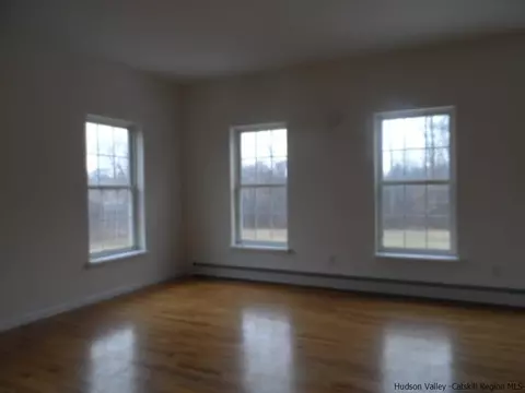 350 Bruyn Tpke, Wallkill, NY 12589 photo 12