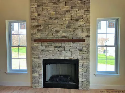 21 Ralph Brach Dr, Wallkill, NY 12589 photo 5