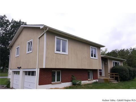 34 Denton Rd, Wallkill, NY 12589 photo 4