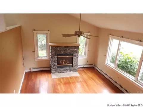 34 Denton Rd, Wallkill, NY 12589 photo 6