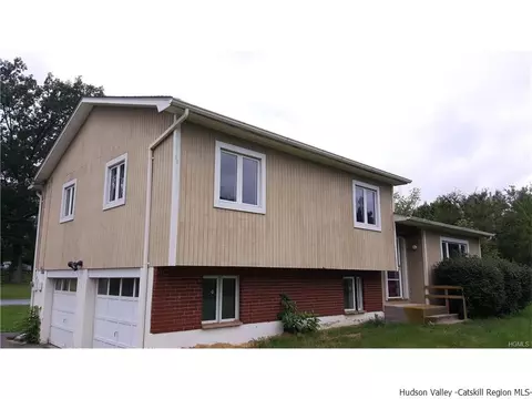 34 Denton Rd, Wallkill, NY 12589 photo 4