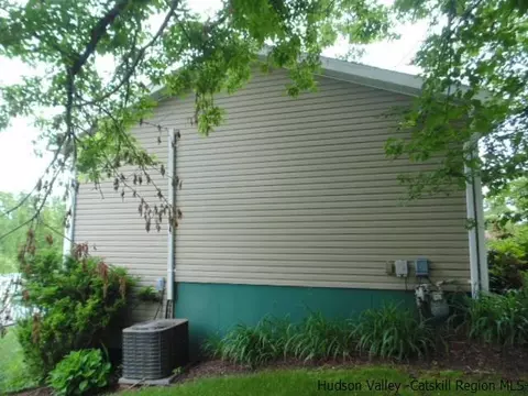 33 Ce Penney Dr, Wallkill, NY 12589 photo 3