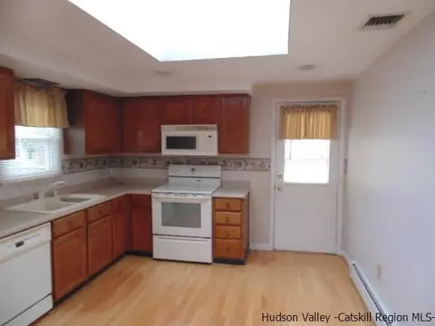 33 Ce Penney Dr, Wallkill, NY 12589 photo 15
