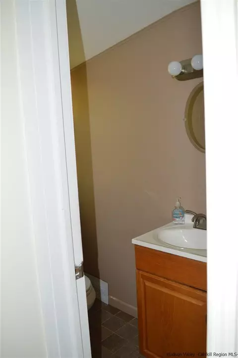 13 Kinderhook Dr, Poughkeepsie, NY 12603 photo 7
