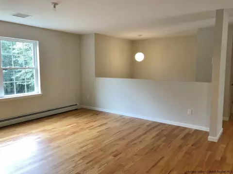 37 Cottage St, Wallkill, NY 12589 photo 7