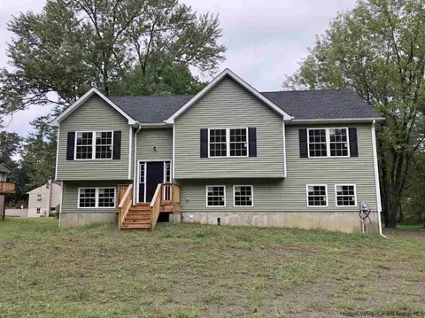 37 Cottage St, Wallkill, NY 12589 photo 1