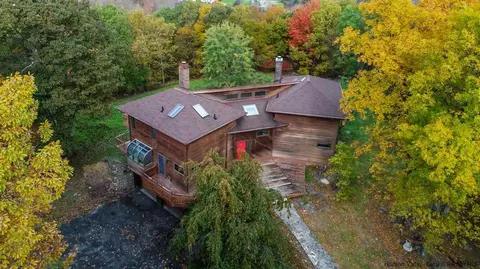 31 Hillside Ter, Wallkill, NY 12589 photo 2