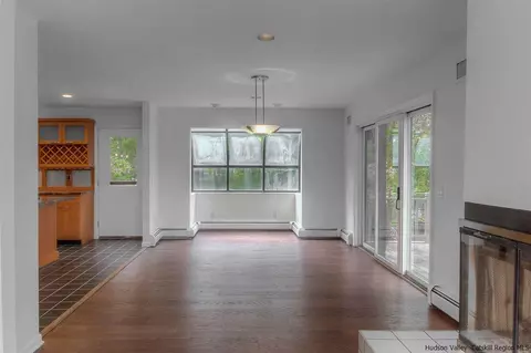 31 Hillside Ter, Wallkill, NY 12589 photo 9