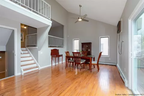 23 Walnut Ct, Fishkill, NY 12524 photo 8
