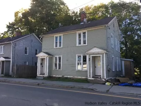 410 Maple St, Poughkeepsie, NY 12601 photo 2