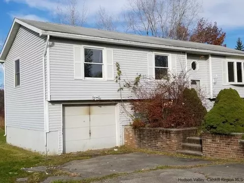 13 C E Penney Dr, Wallkill, NY 12589 photo 4