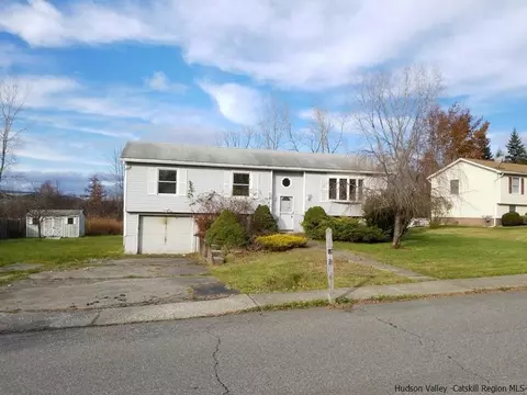 13 C E Penney Dr, Wallkill, NY 12589 photo 2