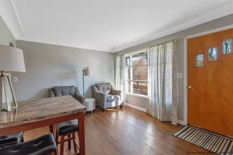 148 Smith Rd, Poughkeepsie, NY 12603 photo 3