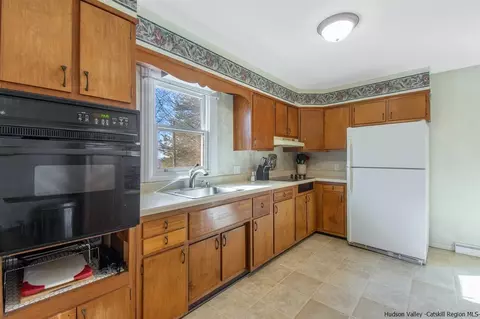 148 Smith Rd, Poughkeepsie, NY 12603 photo 7