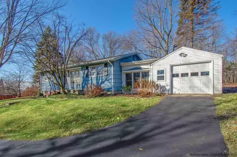 148 Smith Rd, Poughkeepsie, NY 12603 photo 2