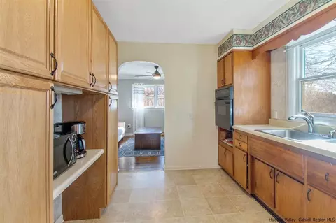 148 Smith Rd, Poughkeepsie, NY 12603 photo 9