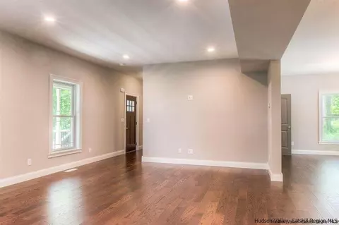 11 Quaker St, Wallkill, NY 12589 photo 2