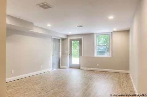 11 Quaker St, Wallkill, NY 12589 photo 17