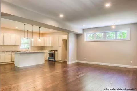 11 Quaker St, Wallkill, NY 12589 photo 9