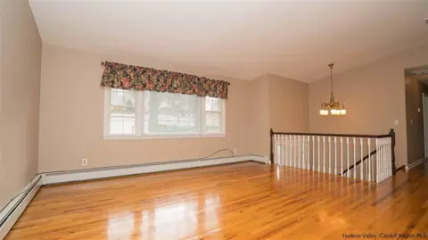 29 Fox Hl, Wallkill, NY 12589 photo 14