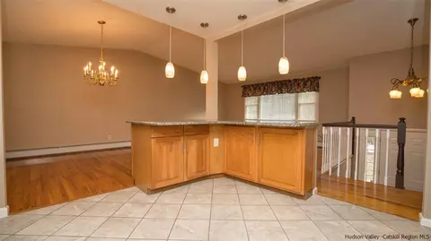 29 Fox Hl, Wallkill, NY 12589 photo 7